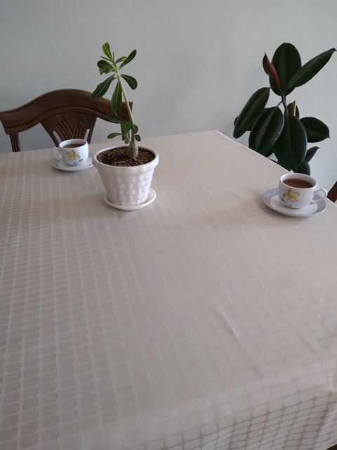 رومیزی ضدلک فرزین خودنقش پیچازی