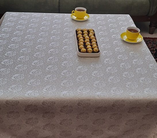 رومیزی ضدلک فرزین خودنقش