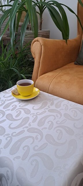 رومیزی ضدلک فرزین خودنقش