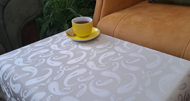 رومیزی ضدلک فرزین خودنقش