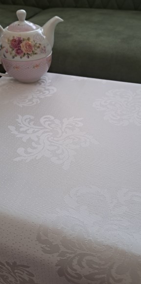 رومیزی ضدلک فرزین خودنقش