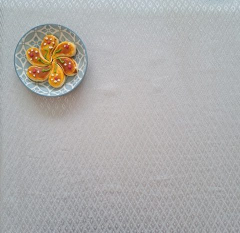 رومیزی ضدلک فرزین خودنقش